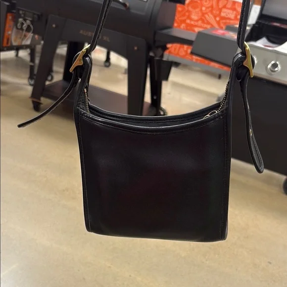 Vintage Coach Black Leather Crossbody Bag - Picture 1 of 7